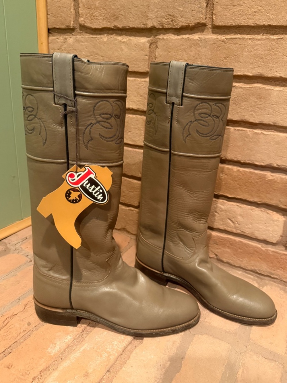 Vintage Ladies Justin Boots Riding Leather Boots size 8 B